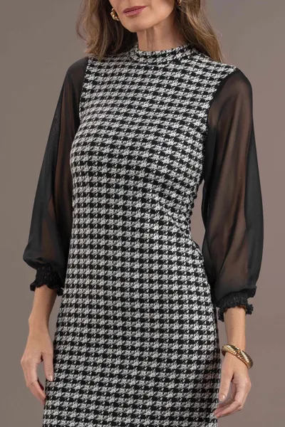 VESTIDO MANGA LONGA GOLA ALTA PRETO XADREZ MIRA VE VESTIDO MANGA LONGA GOLA ALTA PRETO XADREZ MIRA VE