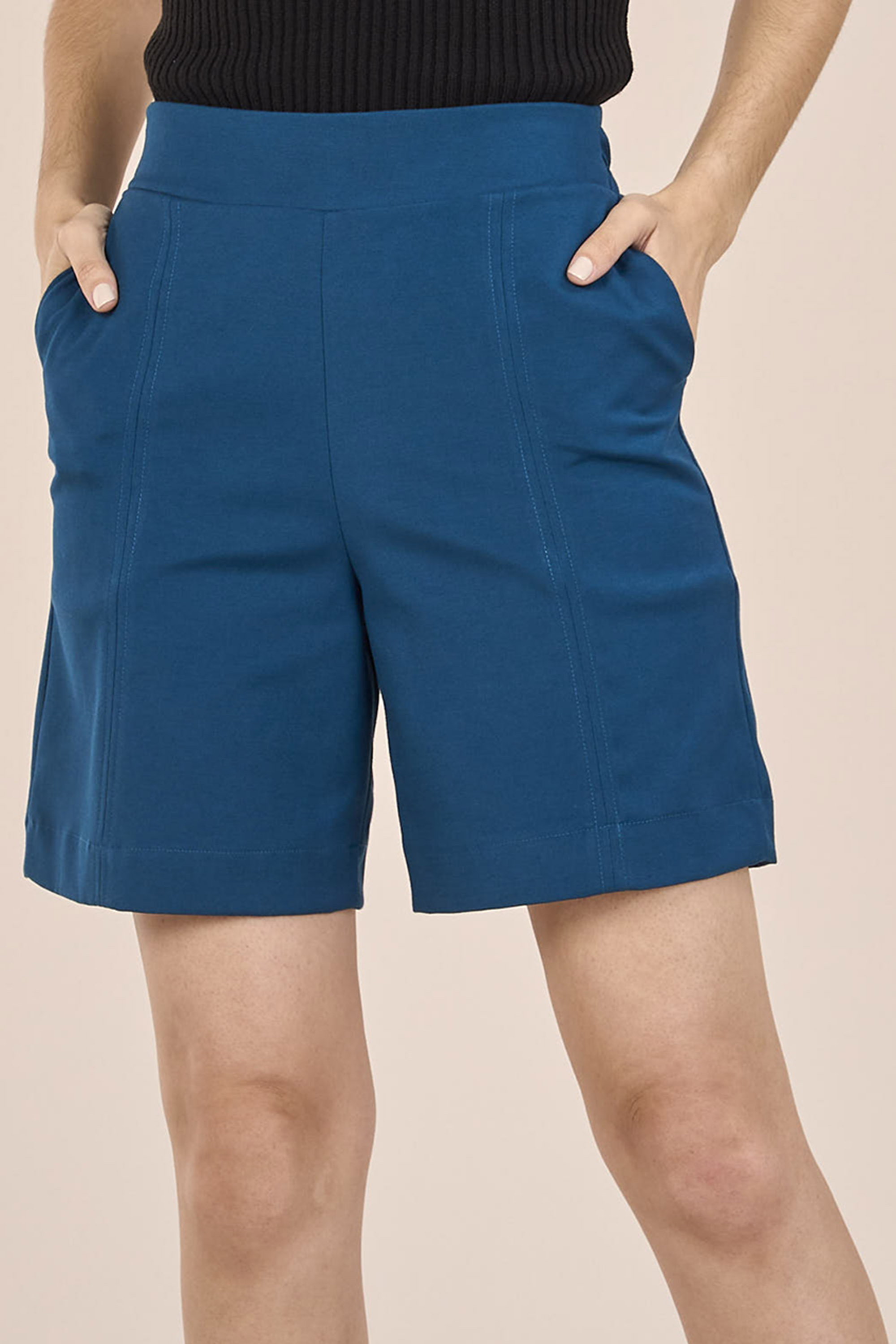 BERMUDA MEIA COXA ALFAIATARIA BOLSO FACA AZUL PETRÓLEO MIRA VEST