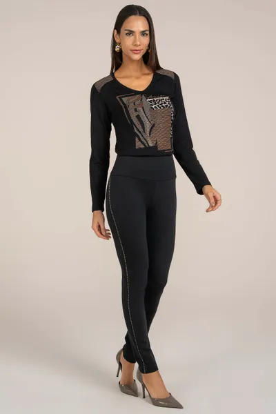 T-SHIRT COM RECORTE EM JACQUARD PRETO MIRA VEST T-SHIRT COM RECORTE EM JACQUARD PRETO MIRA VEST
