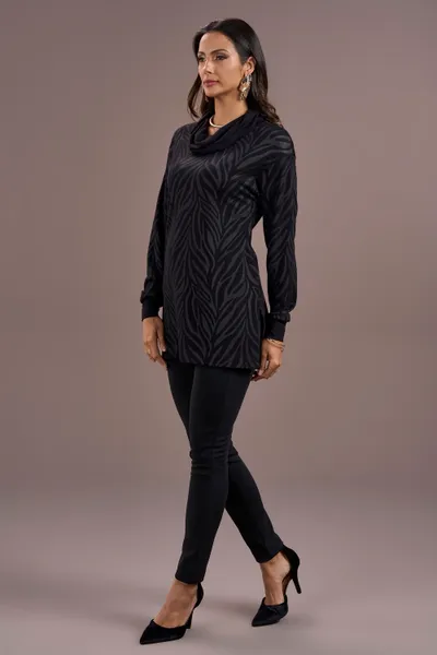 MAX PULL JACQUARD COM DEGAGÊ PRETO MIRA VEST MAX PULL JACQUARD COM DEGAGÊ PRETO MIRA VEST
