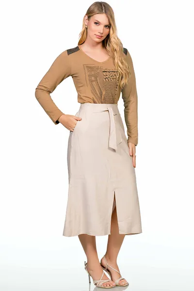 T-SHIRT COM RECORTE EM JACQUARD CASTANHA MIRA VEST T-SHIRT COM RECORTE EM JACQUARD CASTANHA MIRA VEST