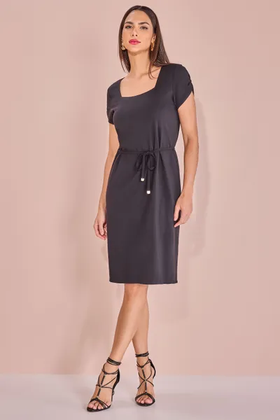 VESTIDO MANGA CURTA DECOTE QUADRADO PRETO MIRA VES