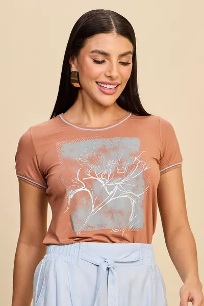 T-SHIRT COM VIVO EM LUREX E ESTAMPA EM FOIL MIRA V