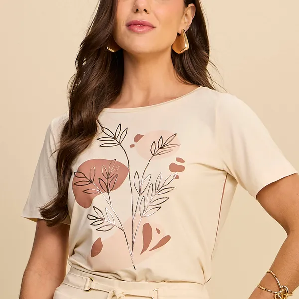 T-SHIRT COM ESTAMPA EM FOIL RELEVO MIRA VEST
