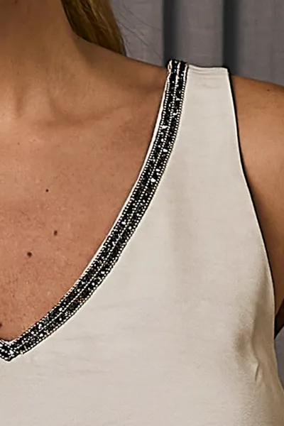 CROPPED SEM MANGAS EM ALFAIATARIA DE VISCOSE COM S CROPPED SEM MANGAS EM ALFAIATARIA DE VISCOSE COM S