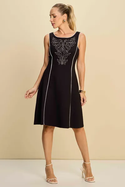 VESTIDO SEM MANGAS EM PONTO ROMA COM DECOTE U MIRA