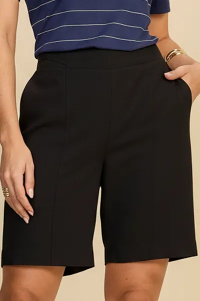 BERMUDA ALFAIATARIA COM RECORTES PRETO MIRA VEST