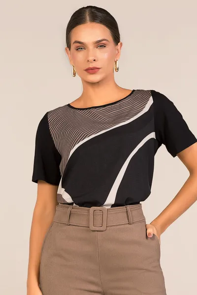 Blusa Plano Fluido Decote Canoa Preto Mira Vest
