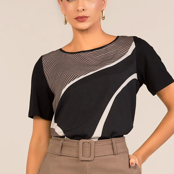 Blusa Plano Fluido Decote Canoa Preto Mira Vest