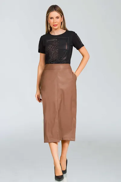 T-SHIRT SUEDE COM TULE E PEDRARIAS PRETO MIRA VEST T-SHIRT SUEDE COM TULE E PEDRARIAS PRETO MIRA VEST