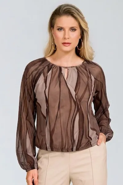 Blusa Plano Fluido com Transparência Decote Canoa Marrom Mira Vest