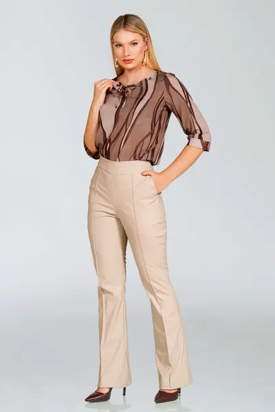 BLUSA PLANO FLUIDO COM ILHÓS CANELA MIRA VEST BLUSA PLANO FLUIDO COM ILHÓS CANELA MIRA VEST