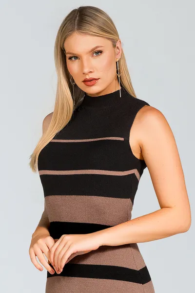 VESTIDO TRADICIONAL TRICÔ GOLA ALTA PRETO LATTE MIRA VEST VESTIDO TRADICIONAL TRICÔ GOLA ALTA PRETO LATTE MIRA VEST