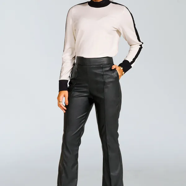 CALÇA BOOT CUT COURO SINTÉTICO PRETO MIRA VEST
