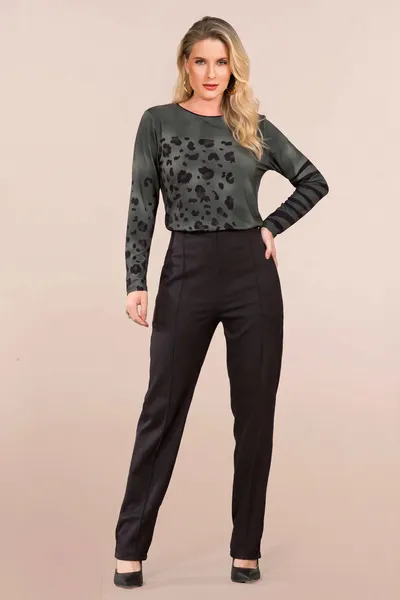 BLUSA DECOTE REDONDO MANGA COMPRIDA VERDE MILITAR BLUSA DECOTE REDONDO MANGA COMPRIDA VERDE MILITAR