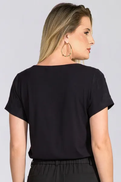 Blusa Plano Fluido Decote Redondo Preto Mira Vest