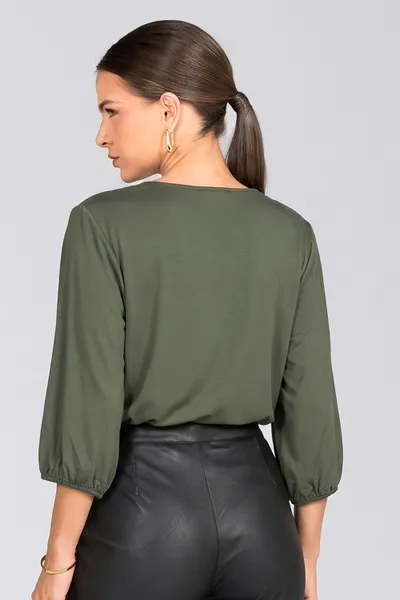 BLUSA PLANO FLUIDO COM VISCOLYCRA DECOTE V OLIVA MIRA VEST