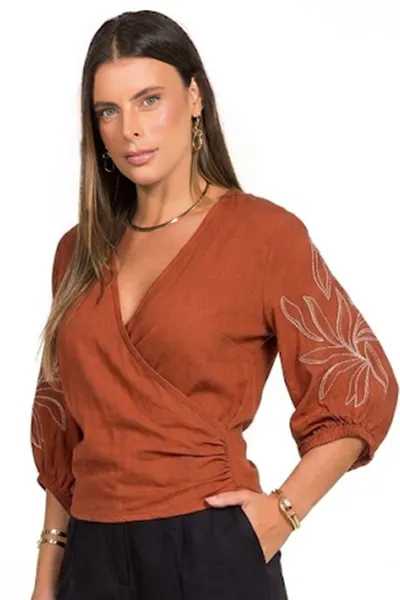 BLUSA VISCOLINHO BORDADA MOUSSE MIRA VEST