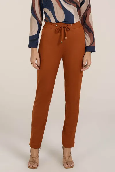 CALÇA ALFAIATARIA SLIM COM BOLSOS CANELA MIRA VEST
