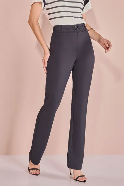 CALÇA RETA CINTO FIXO BOLSO TRASEIRO FALSO PRETO M
